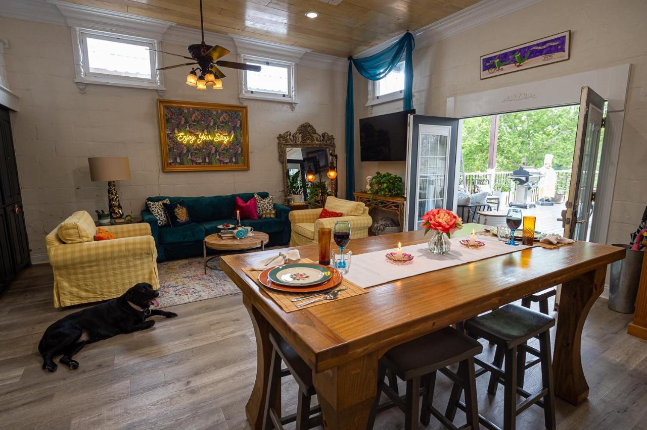 Chateau Royale, Pet Friendly, On Bayou, Downtown! 新伊比利亚 外观 照片