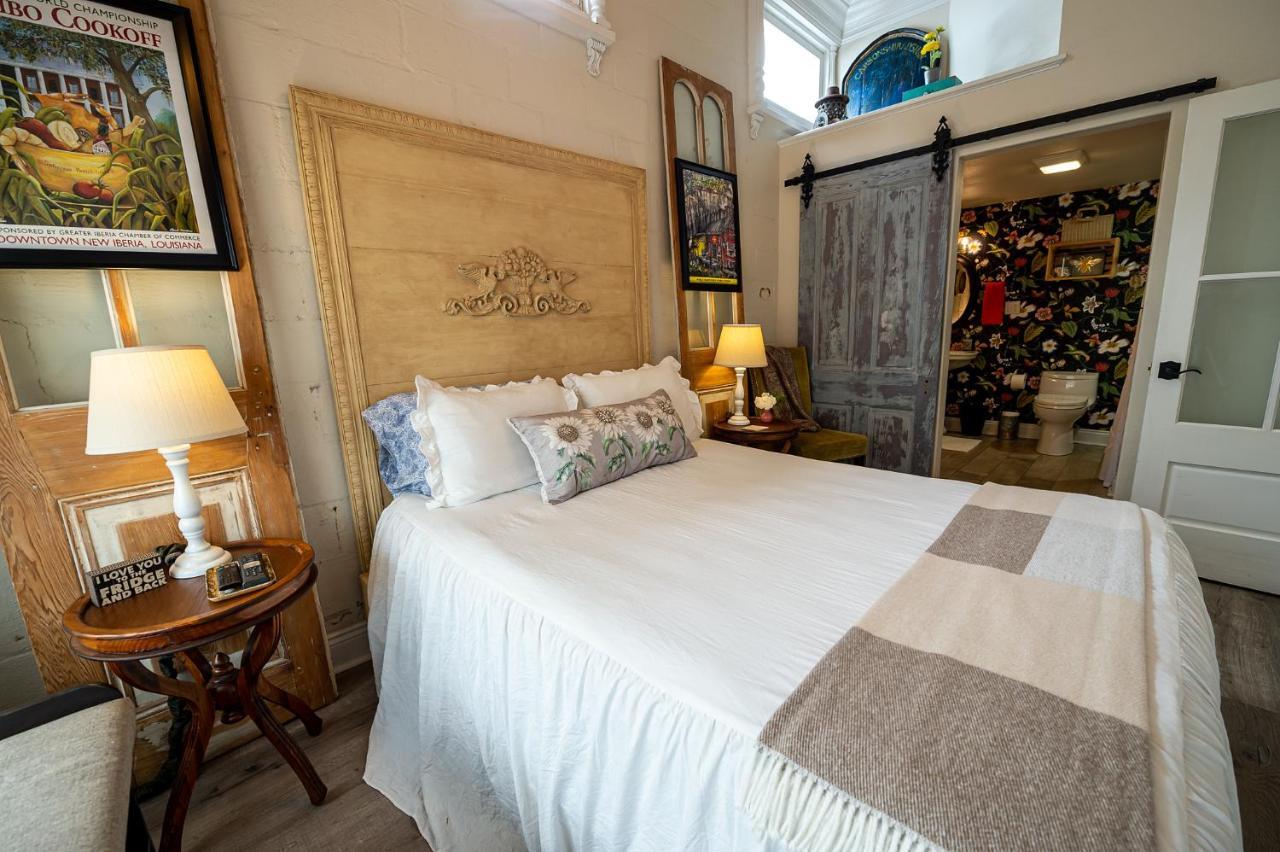 Chateau Royale, Pet Friendly, On Bayou, Downtown! 新伊比利亚 外观 照片