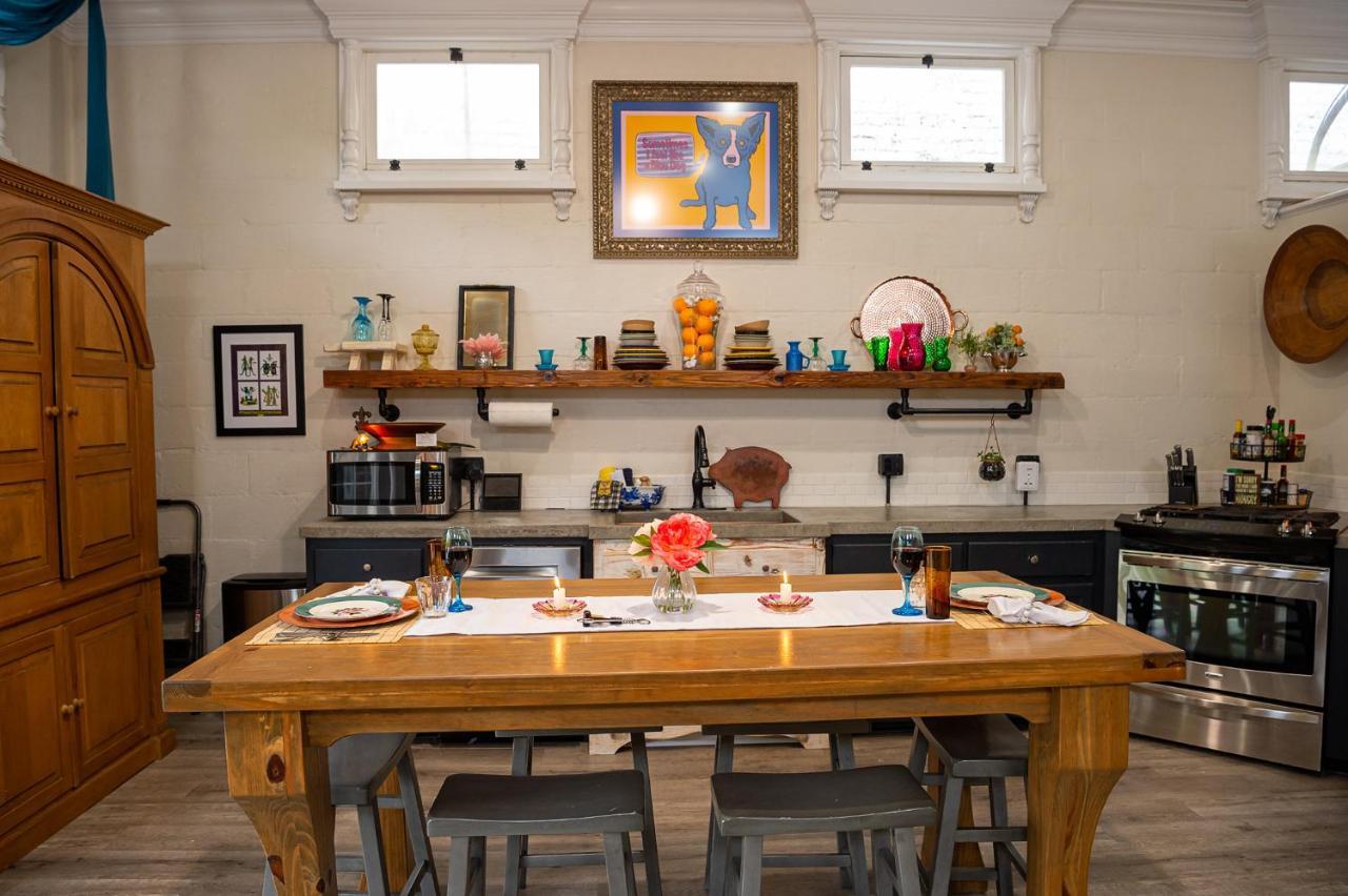 Chateau Royale, Pet Friendly, On Bayou, Downtown! 新伊比利亚 外观 照片
