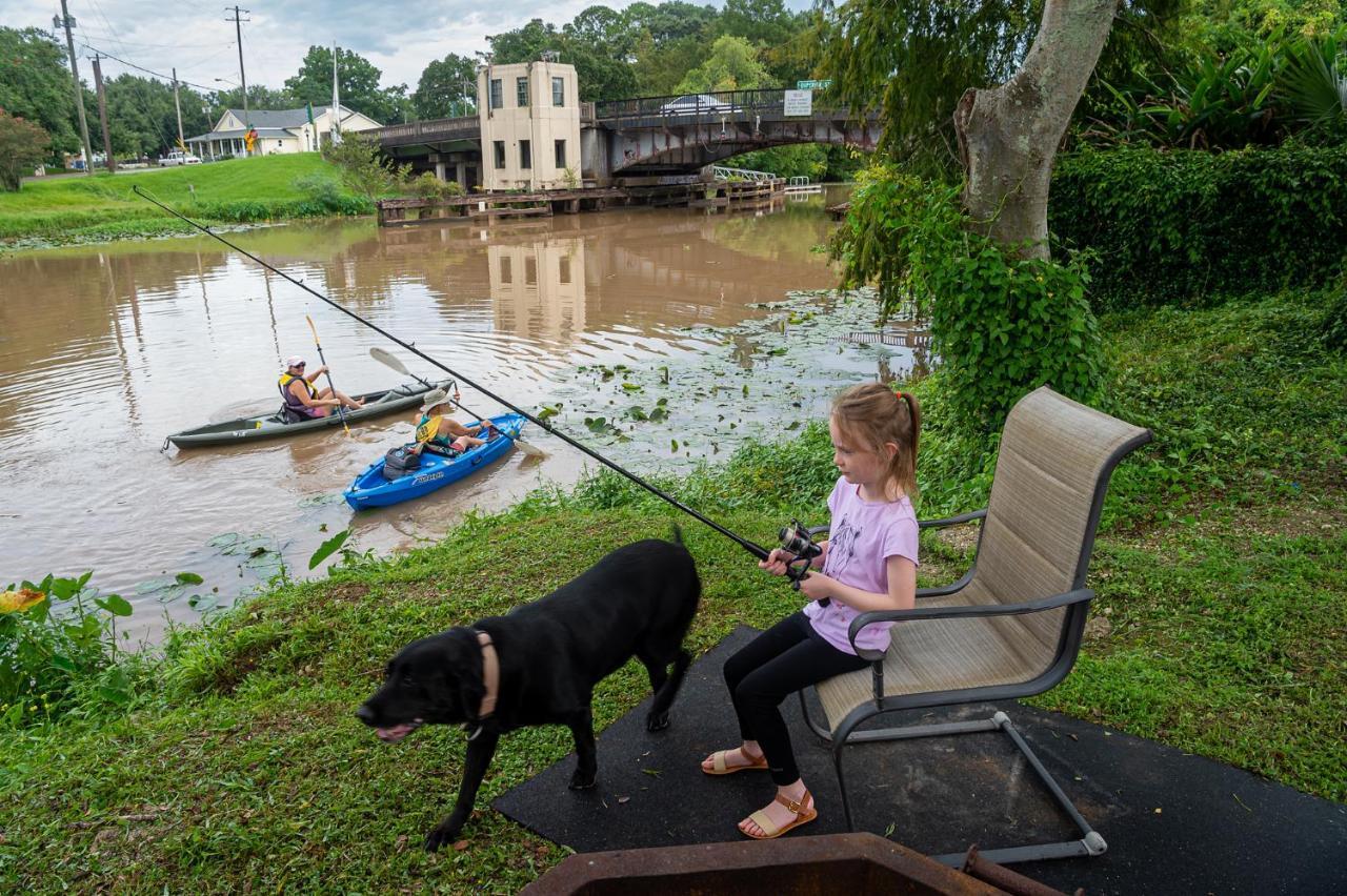 Chateau Royale, Pet Friendly, On Bayou, Downtown! 新伊比利亚 外观 照片