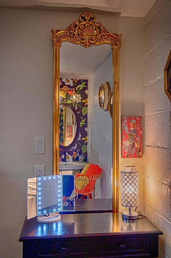 Chateau Royale, Pet Friendly, On Bayou, Downtown! 新伊比利亚 外观 照片