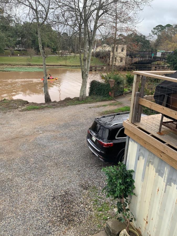 Chateau Royale, Pet Friendly, On Bayou, Downtown! 新伊比利亚 外观 照片